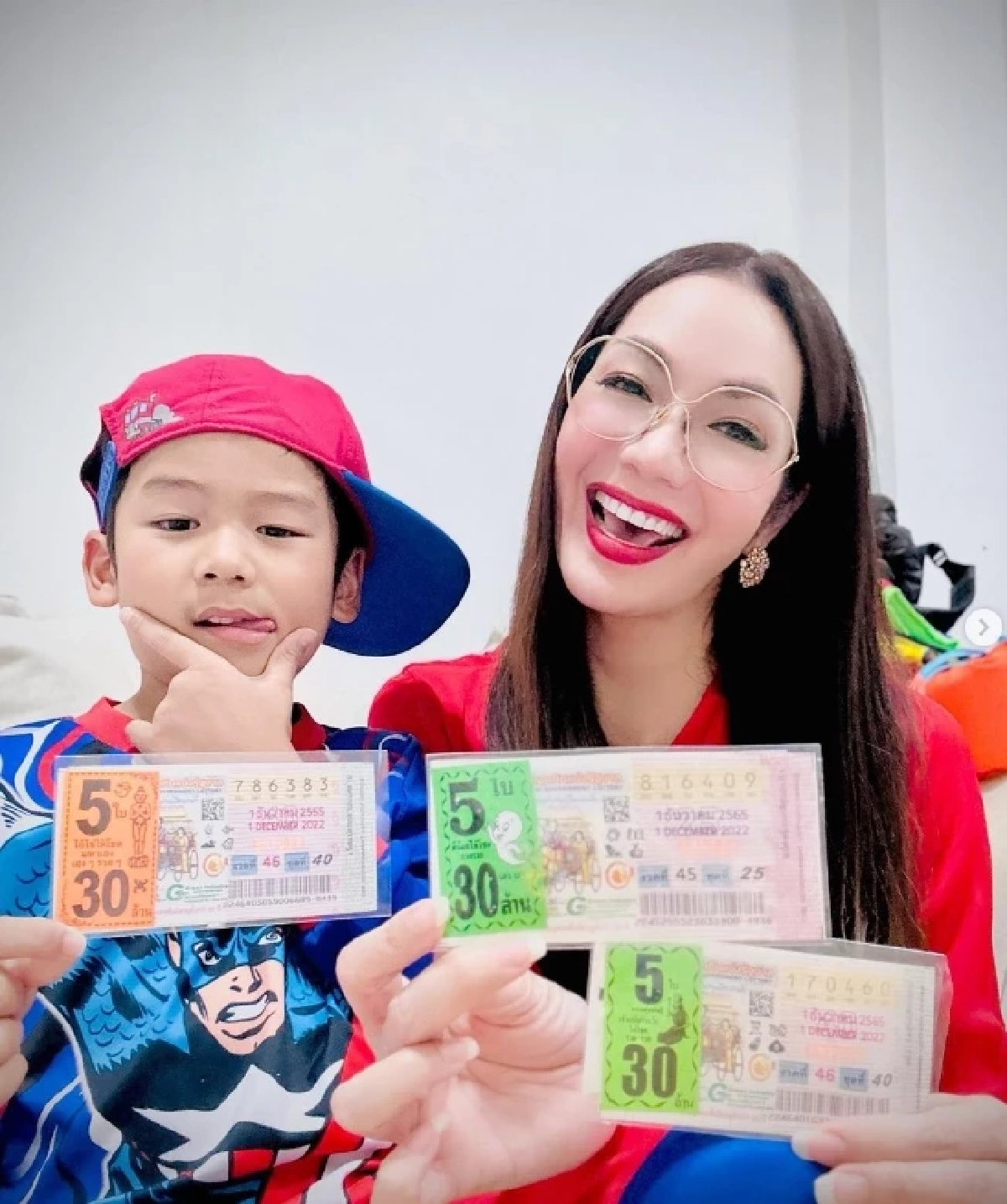 เลขเด็ด 16/12/65 "อ๋อม สกาวใจ" ค้นเลขนี้ หลังถูกเลขหน้า 3 ตัว - เลขท้าย 3 ตัว