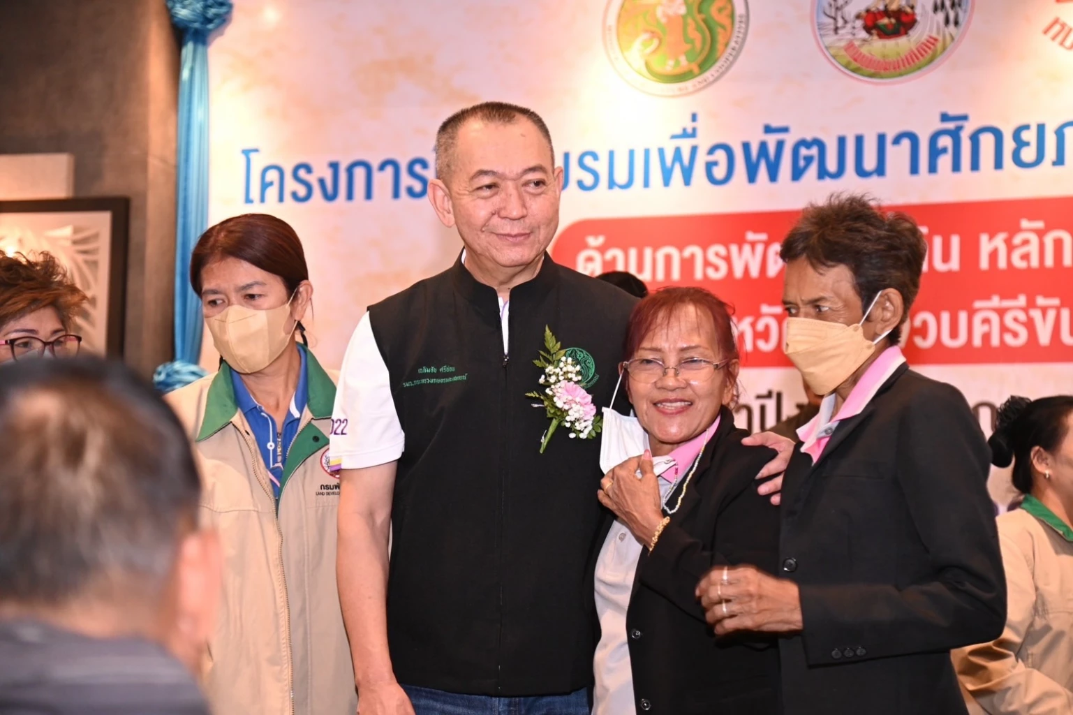 ‘เฉลิมชัย’ ท็อปฟอร์ม ทำแฮตทริก 3 ปีซ้อน รัฐมนตรีในใจประชาชน 