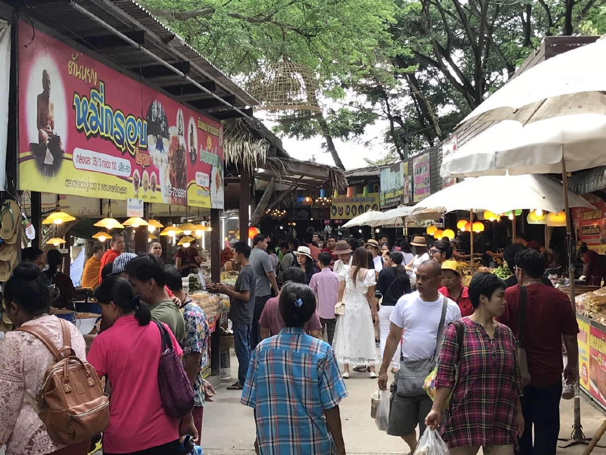 ปีใหม่ 2566 กรมการค้าภายใน พาเที่ยว ตลาดต้องชม”ริมถนนพหลโยธิน