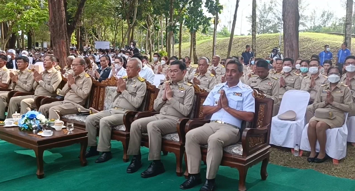   รมว.ท่องเที่ยวฯ ร่วมงานรำลึก 18 ปี พิบัติบัต"สึนามิ"ที่บ้านน้ำเค็ม 