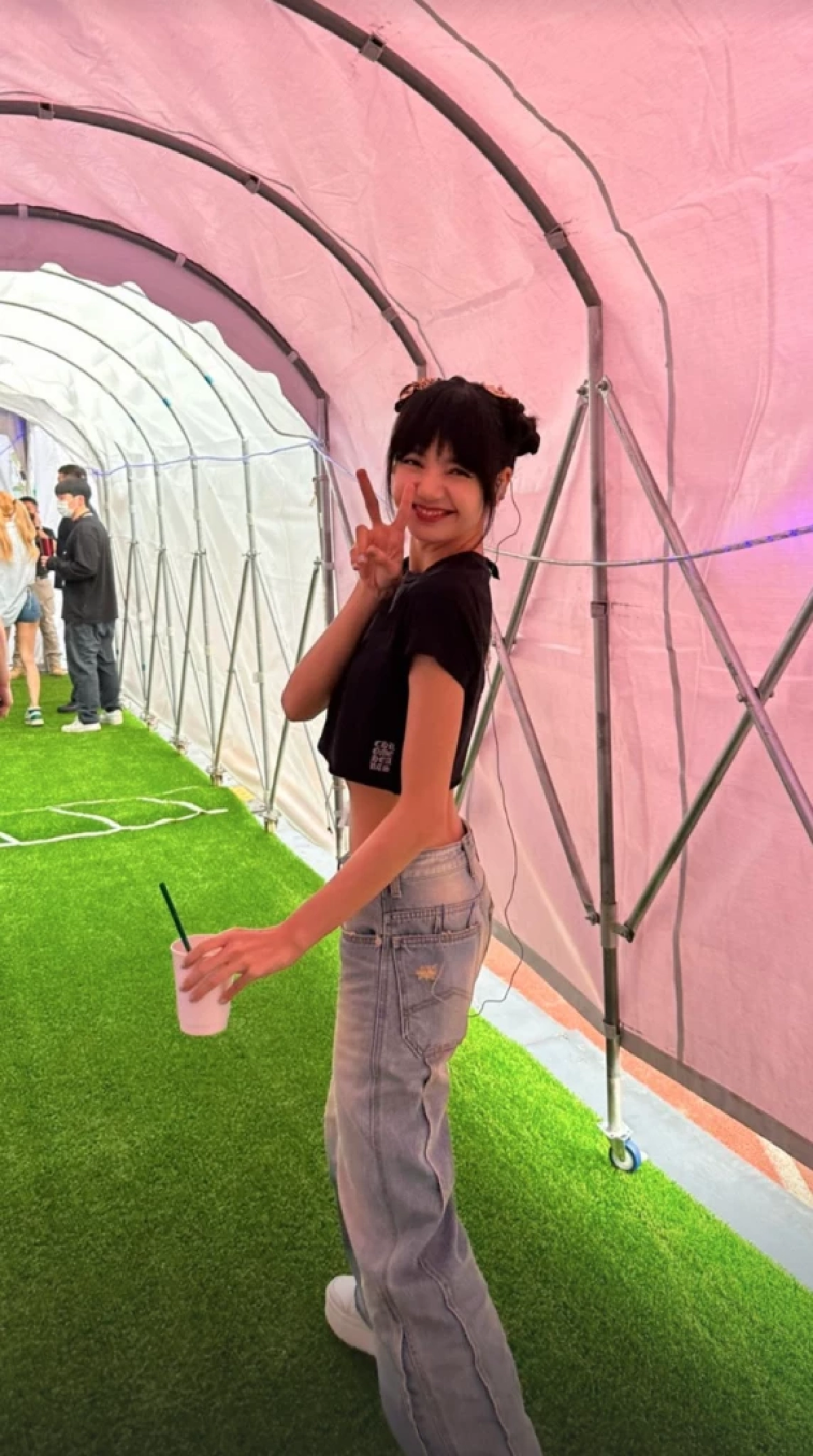 "ลิซ่า BLACKPINK" กลับบ้านเกิด พูดไทยเยอะที่สุดในรอบหลายปี