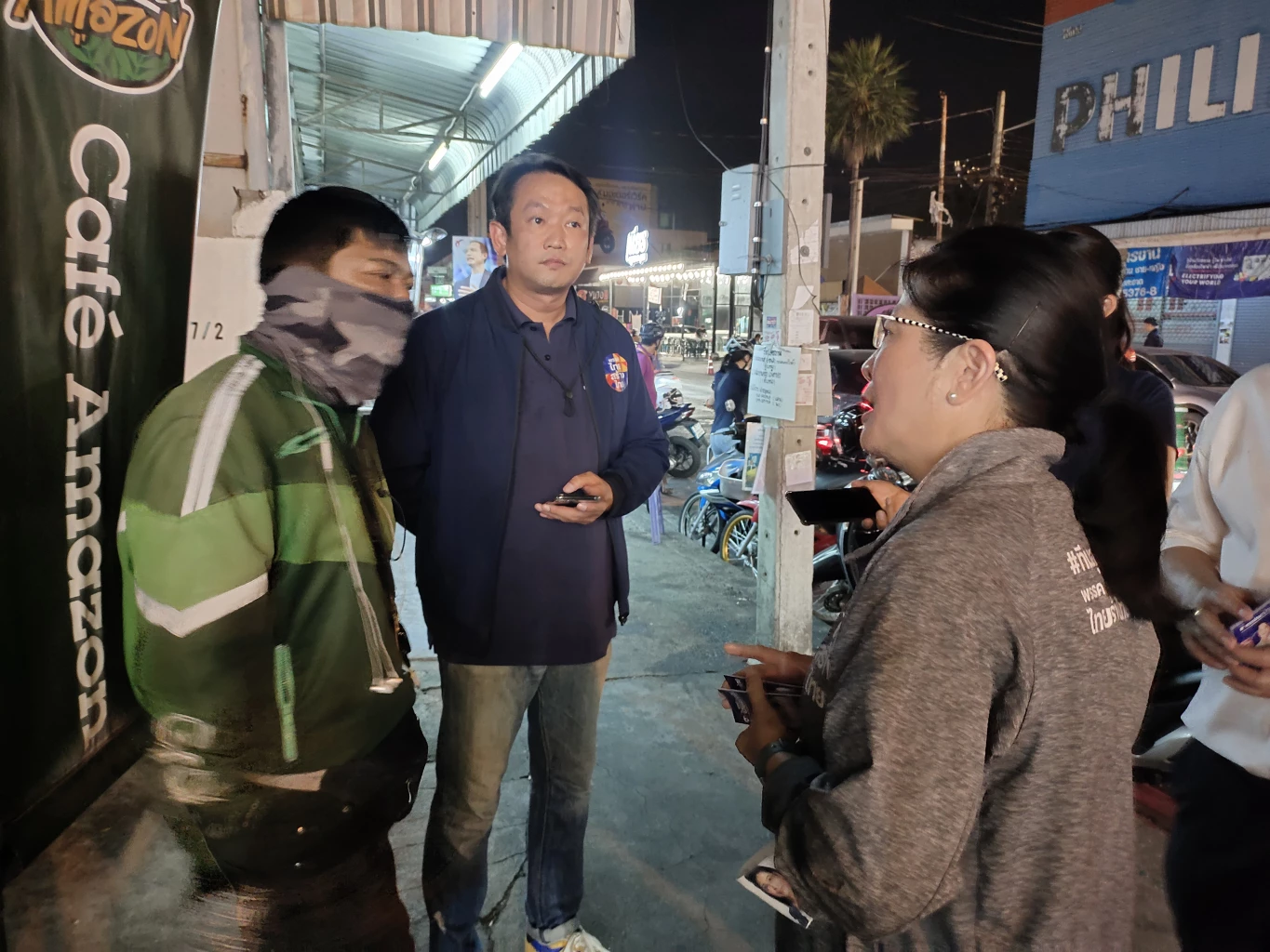 พรรคไทยสร้างไทยลงพื้นที่ถนนโชคชัย 4