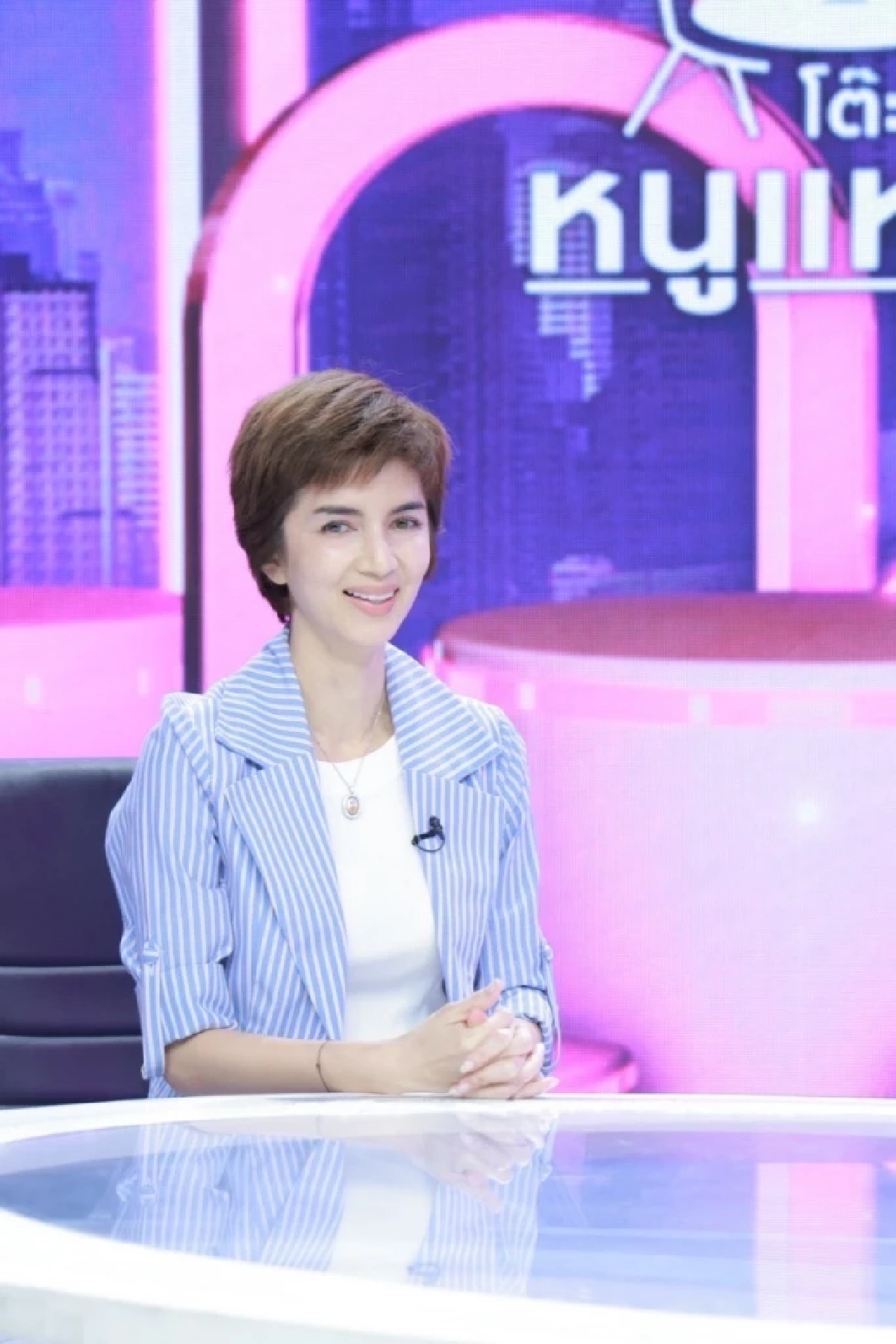 \"น้องมะลิ\" จุดธูปคุย พ่อปอ ว่าไง \"โบว์ แวนดา\" แจง ตัดผมสั้นอยากมีแฟนใหม่?