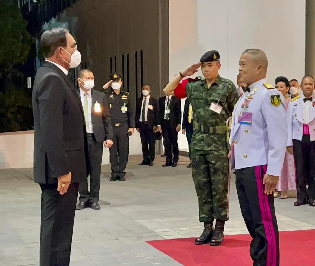 นายกฯ ร่วมงานเลี้ยง วันกองทัพบก ไร้เงา ประวิตร ติดตรุษจีนนครสวรรค์