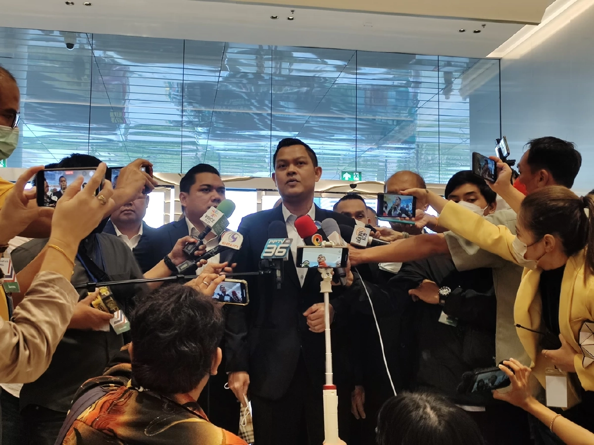 นายธนกร วังบุญคงชนะ