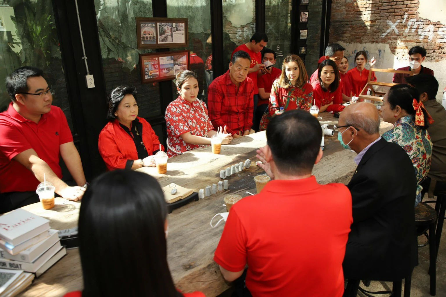 พรรคเพื่อไทยหารือผู้ประกอบการย่านเยาวราช