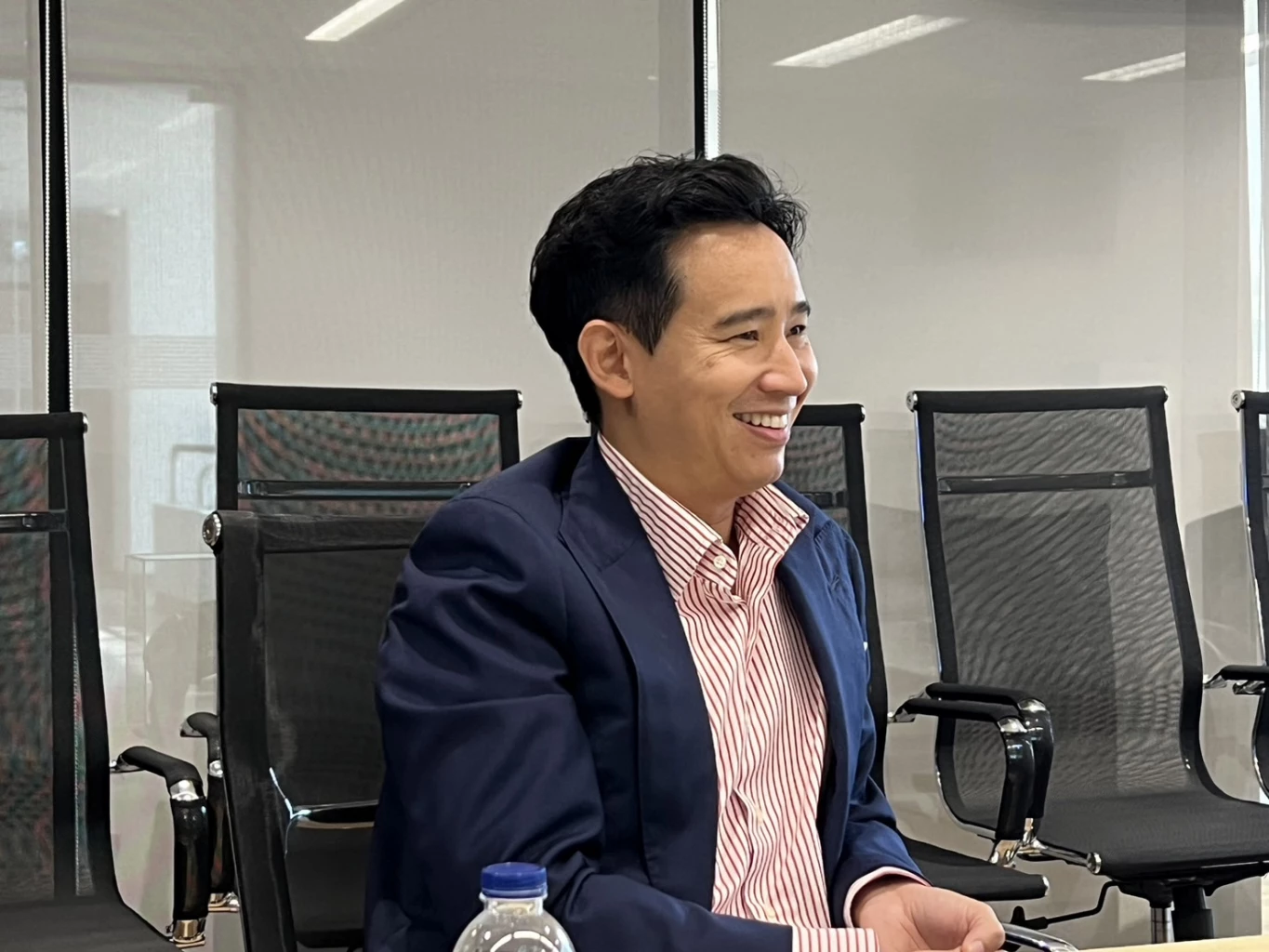 'ก้าวไกล' พร้อมจับมือ 'เพื่อไทย' ตั้งรัฐบาล หวังสูงชนะ 145 เขต