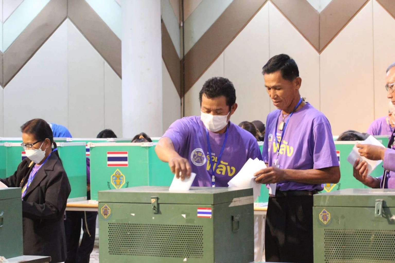 ‘พรรครวมพลัง’ เปิดตัวหัวหน้าพรรคคนใหม่แทน ‘เอนก เหล่าธรรมทัศน์'