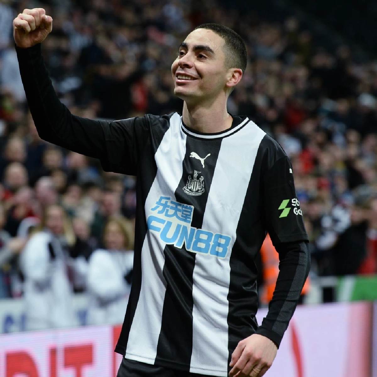 เทียบ 5 แข้ง 'แมนยู-นิวคาสเซิ่ล' ก่อนเดิมพันแชมป์ คาราบาวคัพ