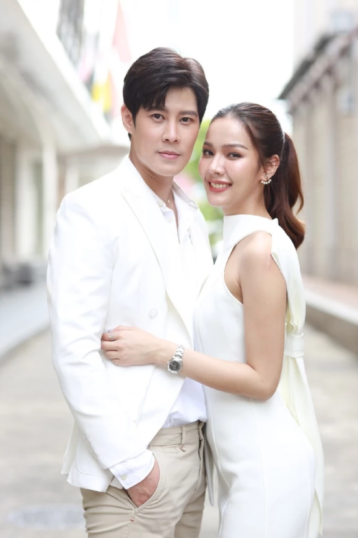 บวงสรวงละคร หงส์ในกรงกา 