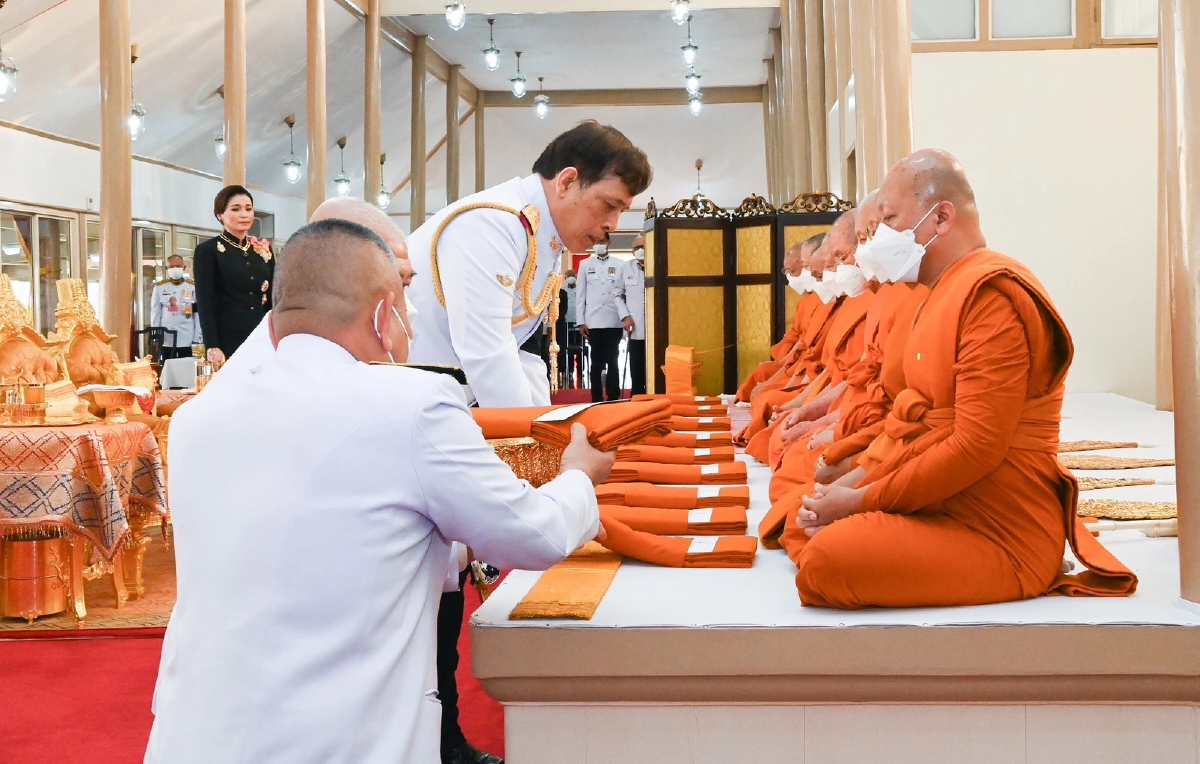 ในหลวง - พระราชินี พระราชทานเพลิงศพ \'ม.จ.มงคลเฉลิม ยุคล\' ณ วัดเทพศิรินทร์