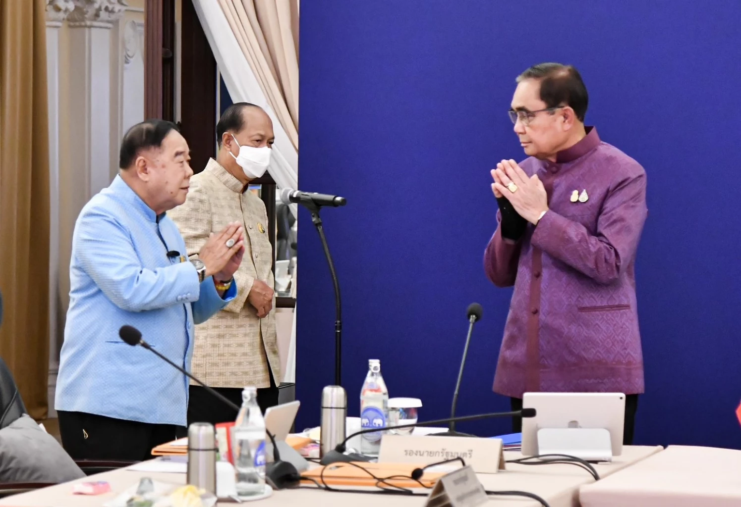 พล.อ.ประวิตร อวยพร พล.อ.ประยุทธ์