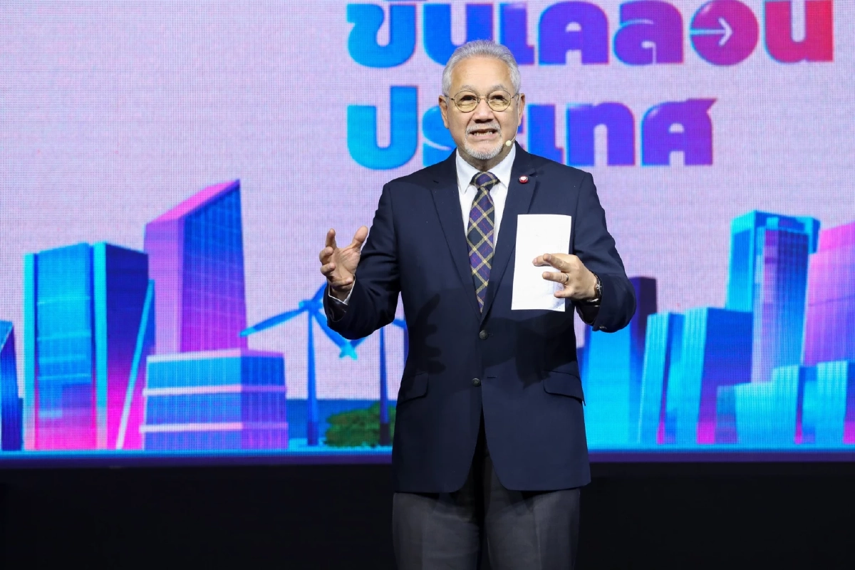 นายเกียรติ สิทธีอมร
