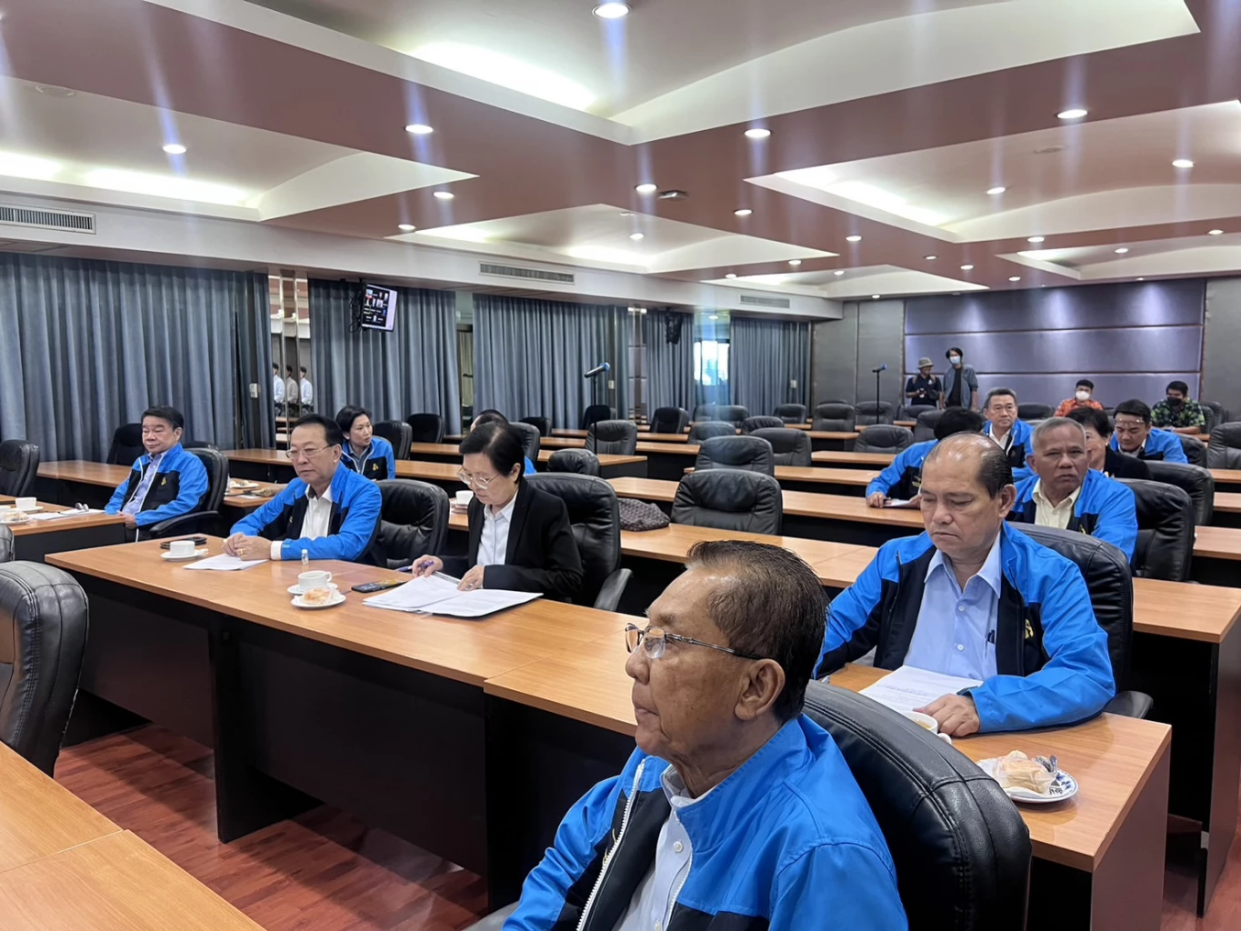 ประชุมคณะกรรมการบริหารพรรคประชาธิปัตย์