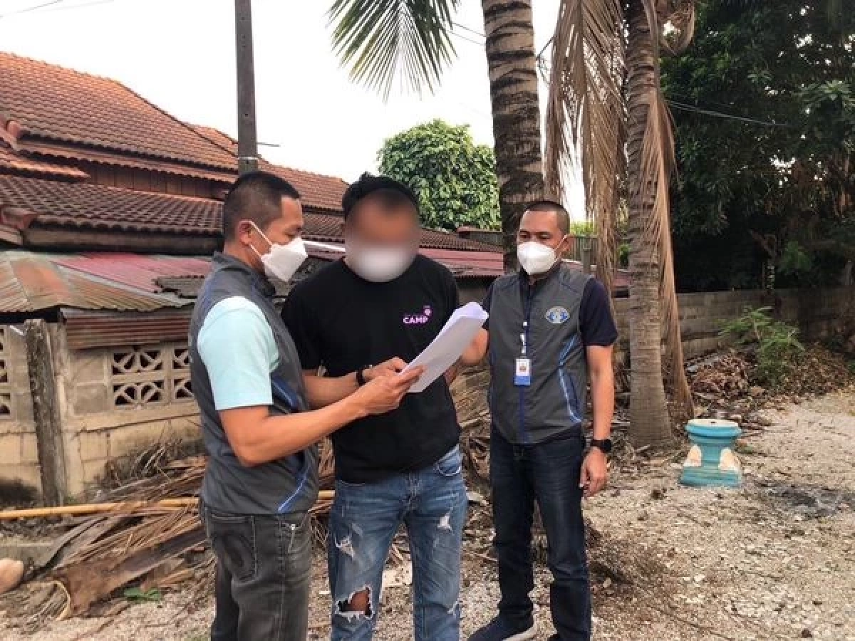 ตำรวจเข้าจับกุมชายชาวจีนตามหมายจับศาลจังหวัดพัทยา