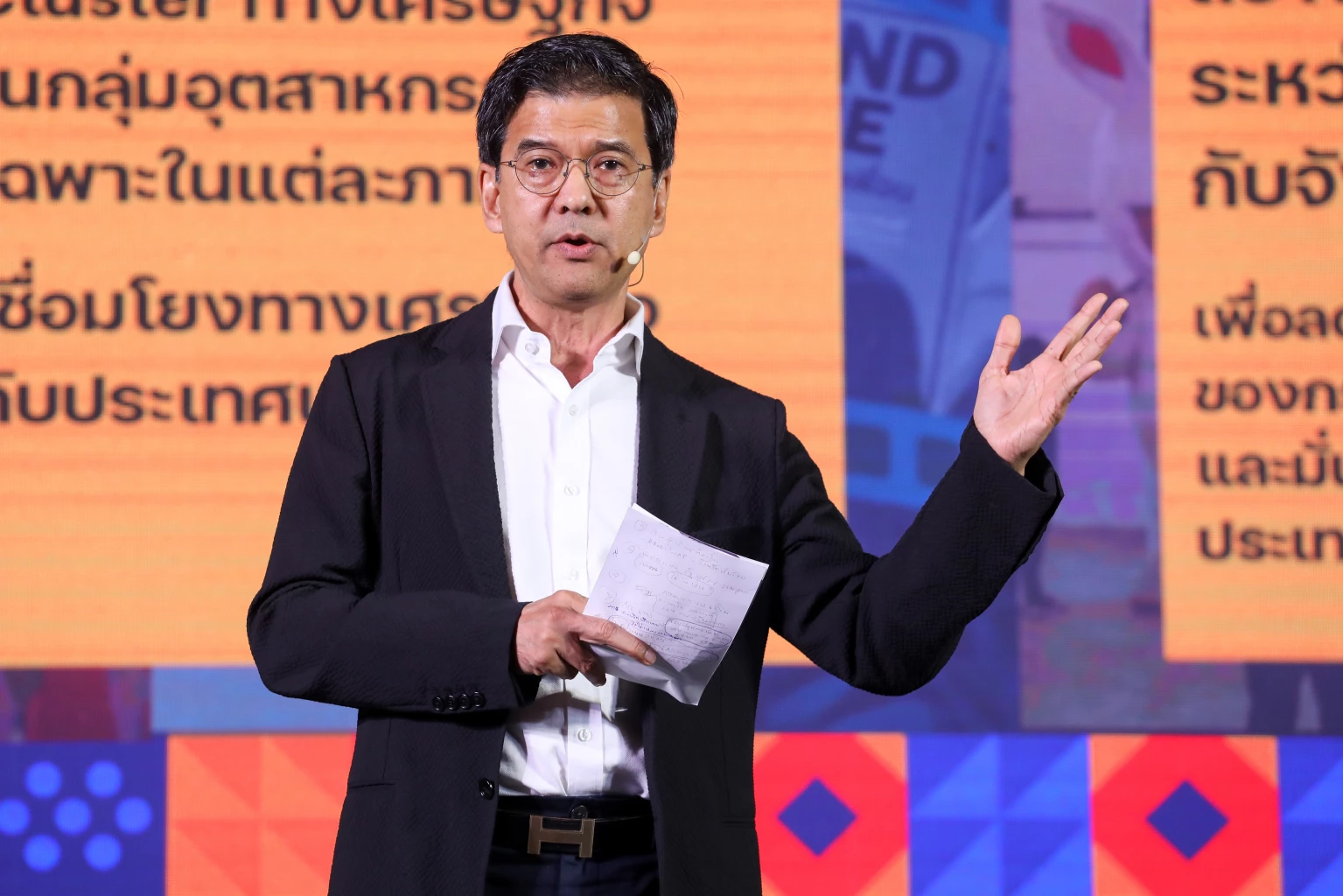 น.ต.ศิธา ทิวารี เลขาธิการพรรคไทยสร้างไทย 