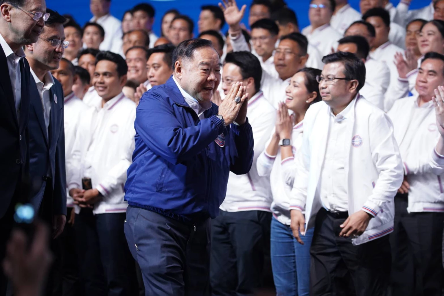 จัดใหญ่ ‘พปชร.’ เปิดตัวผู้สมัครสส. คนแน่น บางกอก อารีนา