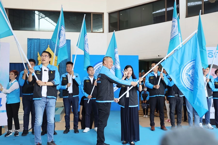 เลือกตั้ง66 : องอาจ-มาดามเดียร์-เอ้ สุชชวีร์ มอบธงปชป.นำชัย 33 เขต กทม.