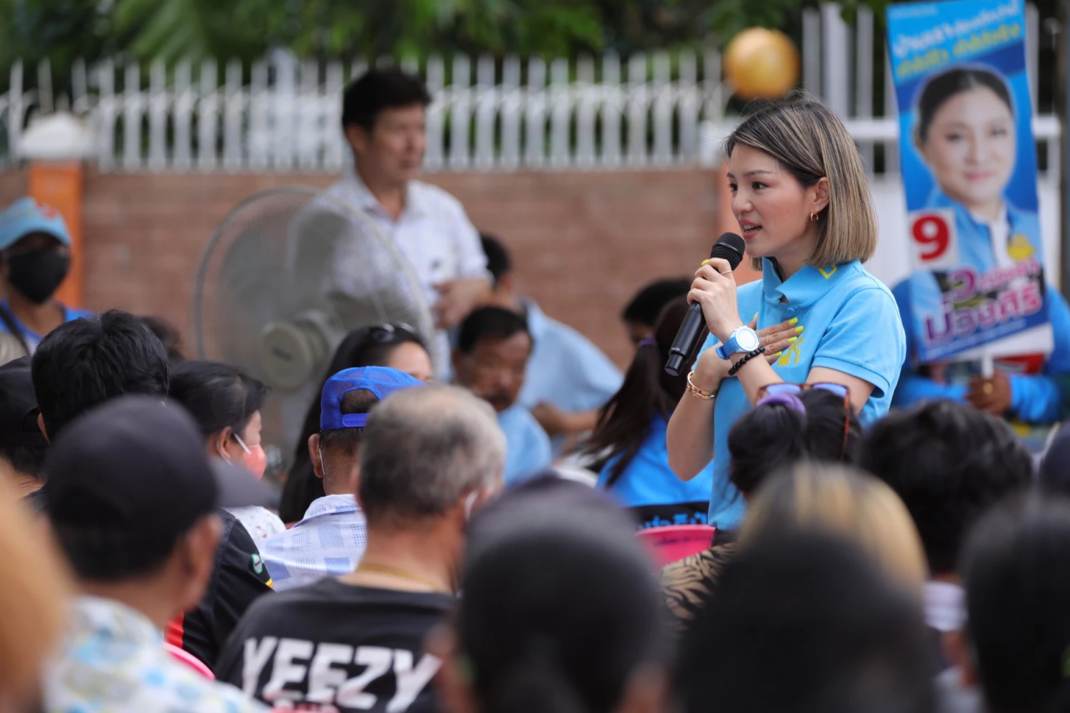 'มาดามเดียร์' ทุ่มสุดตัวหาเสียงกทม. เช้ายันเย็น วอนกา 'ปชป.เบอร์ 26'