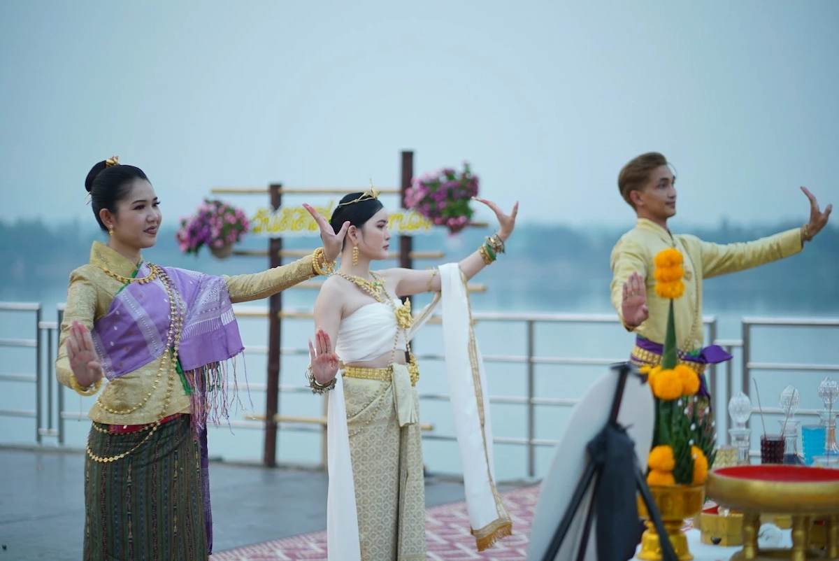 มูจนได้ดี ‘เอ๋ มิรา’ รำบวงสรวงพญานาค ด้วยพลังศรัทธา หลังจากธุรกิจปัง