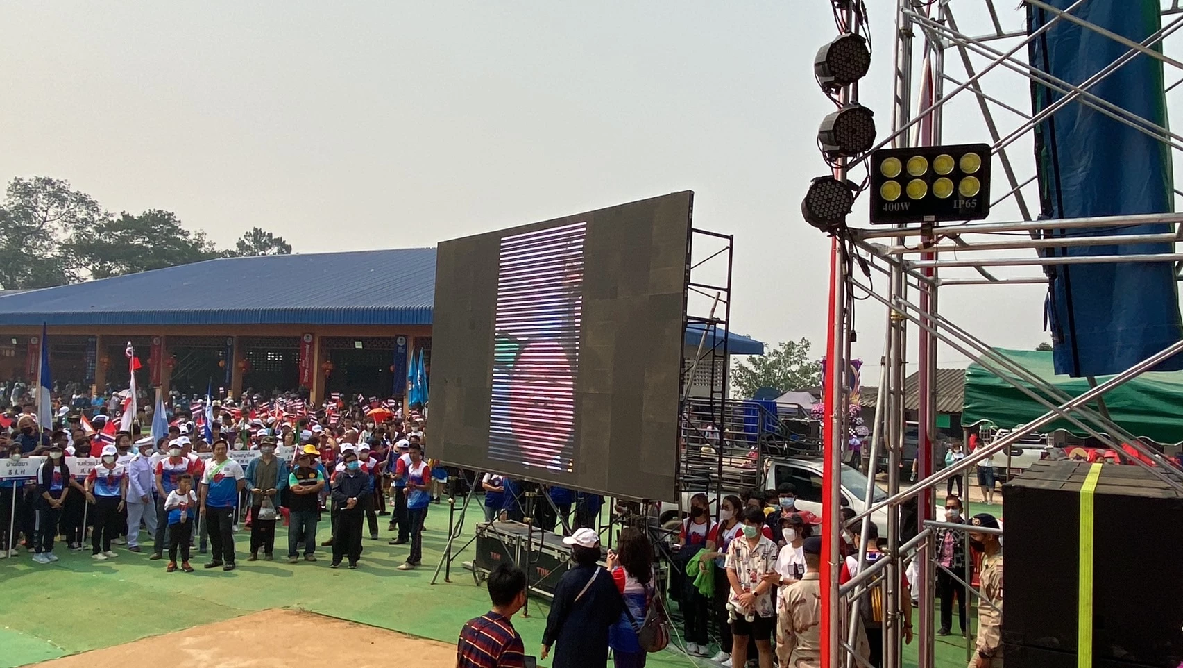 'ประวิตร' พอใจวิดีโอคอลคุย นศ. เชื่อลดขัดแย้งได้ ย้ำพปชร.หาเสียงสร้างสรรค์