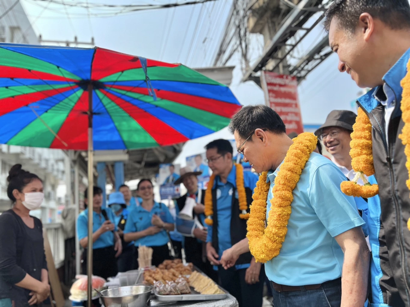 นายจุรินทร์  ลุยหาเสียง จ.ราชบุรี ขอคะแนนชาวบ้านโป่งกา 