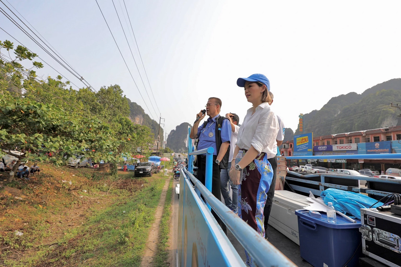 แกนนำปชป.ลุยใต้หาเสียงช่วยผู้สมัคร สส.