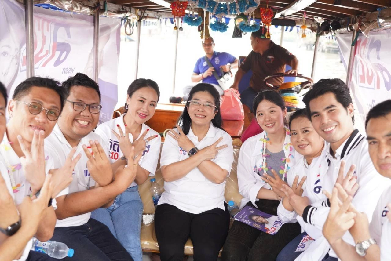 คุณหญิงสุดารัตน์ นำทัพผู้สมัคร สส. กทม. พรรคไทยสร้างไทย ลุยหาเสียงทางน้ำ ฝั่งธนบุรี