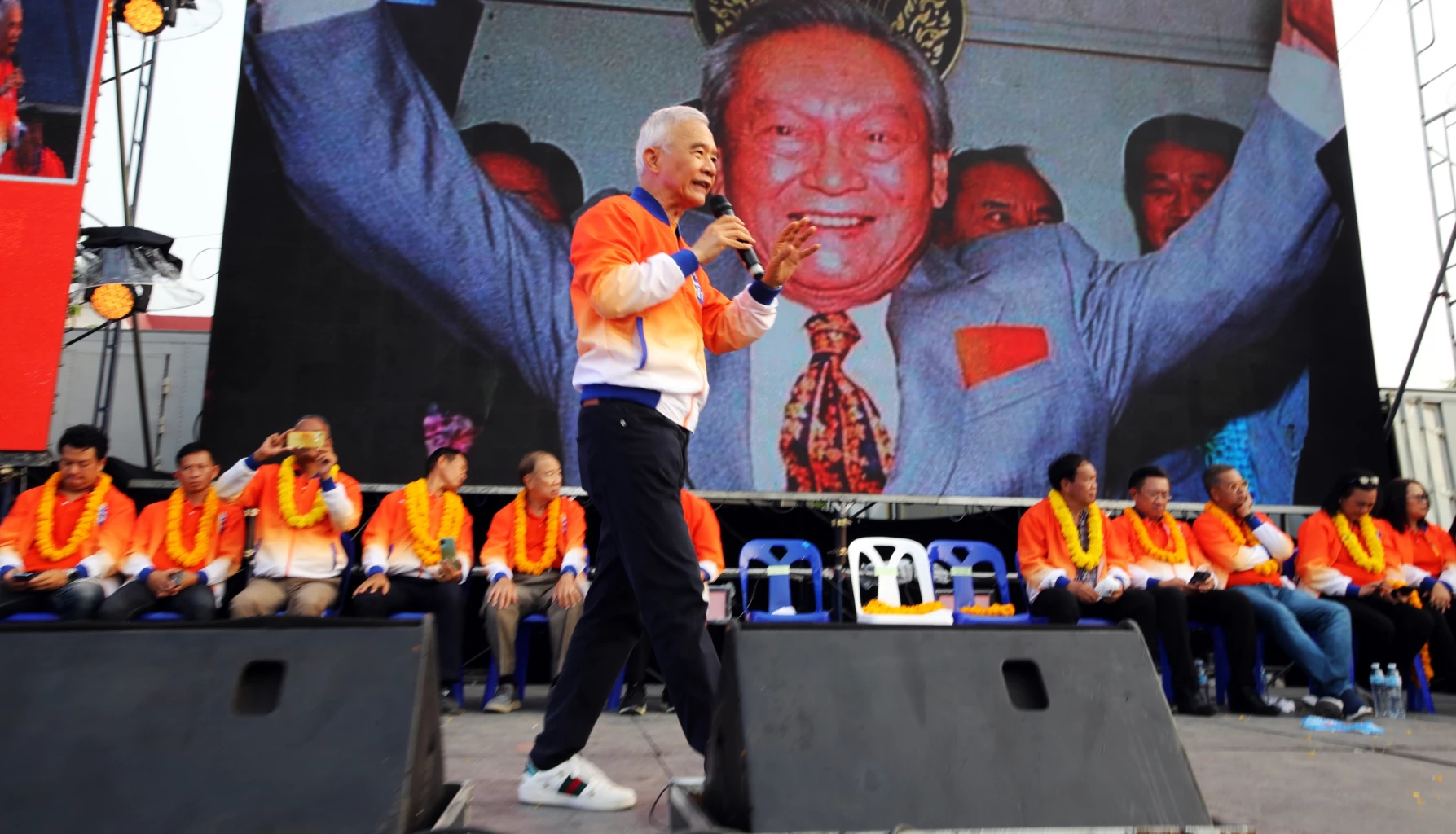 นายสุวัจน์ ประกาศ ทวงคืนยุคทองสมัยอดีตนายกฯชาติชาย กลับคืนมา