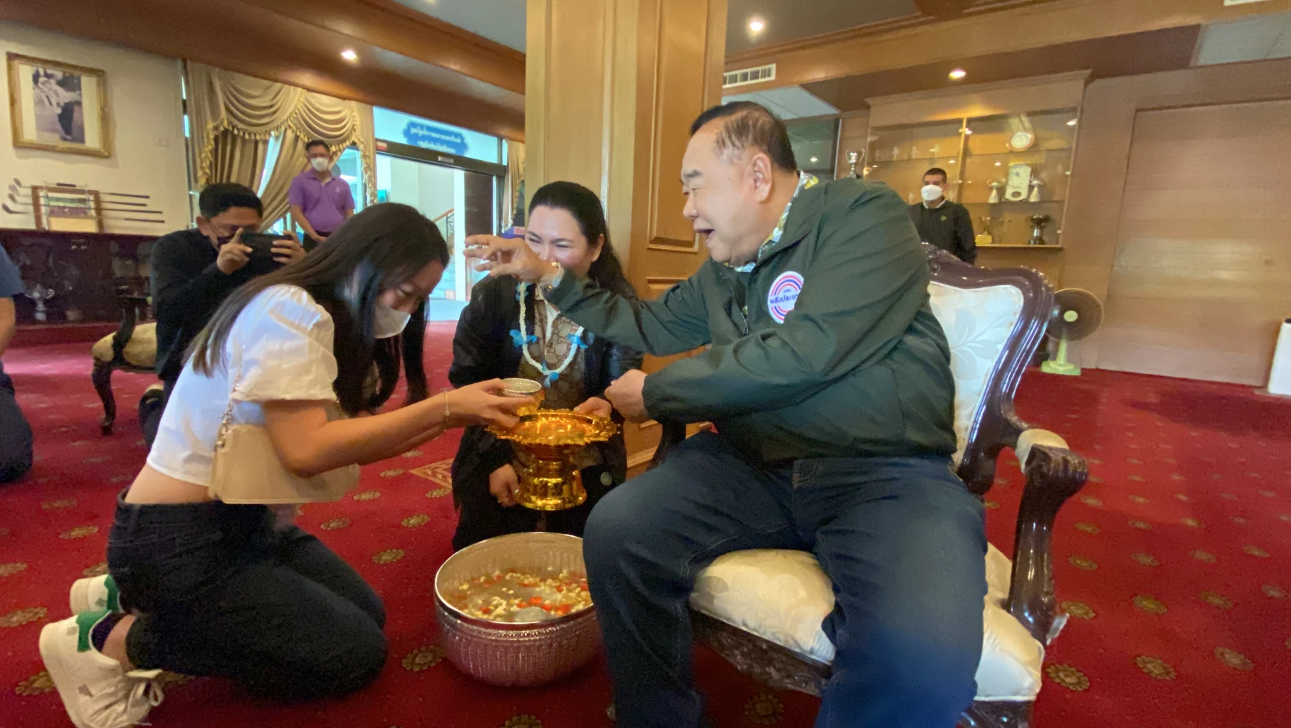 'บิ๊กป้อม'เปิดห้องคุยนักศึกษาถกก้าวข้ามความขัดแย้งชื่นมื่น