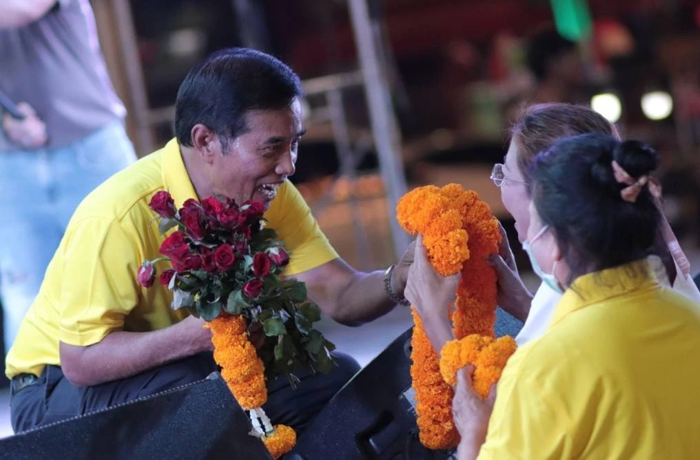 'ไทยภักดี' แฉ หลายพรรคซื้อเสียงโคราช เตือนให้ระวังนโยบายแจกเงิน