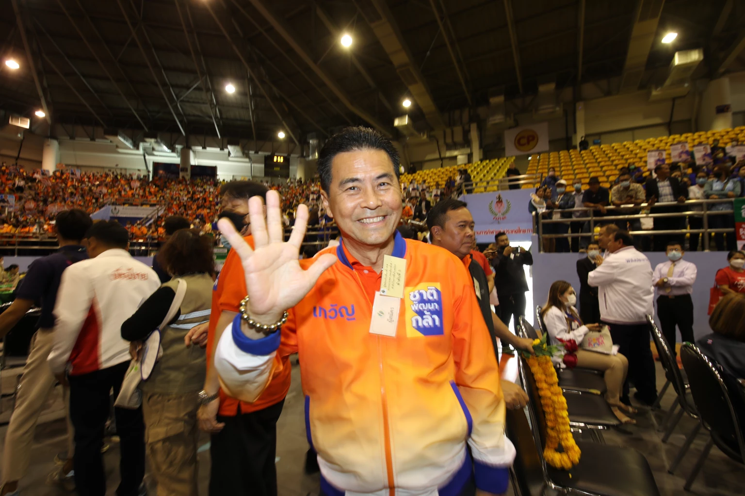  นายเทวัญ ลิปตพัลลภ เลขาธิการพรรคชพก.ได้เบอร์ 5 ผู้สมัคร สส.โคราช เขต 1