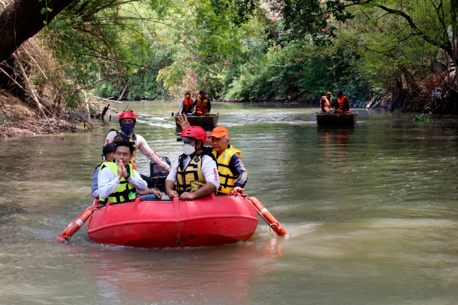 นายสุวัจน์  โชว์แก้ปัญหาน้ำท่วมโคราชอย่างยั่งยืน ซึ่งบรรจุเป็นนโยบายพรรคชาติพัฒนากล้า