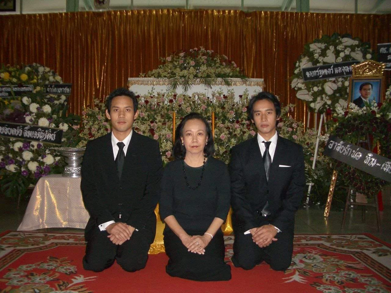 ภาพประกอบจากเฟซบุ๊ก พิธา ลิ้มเจริญรัตน์