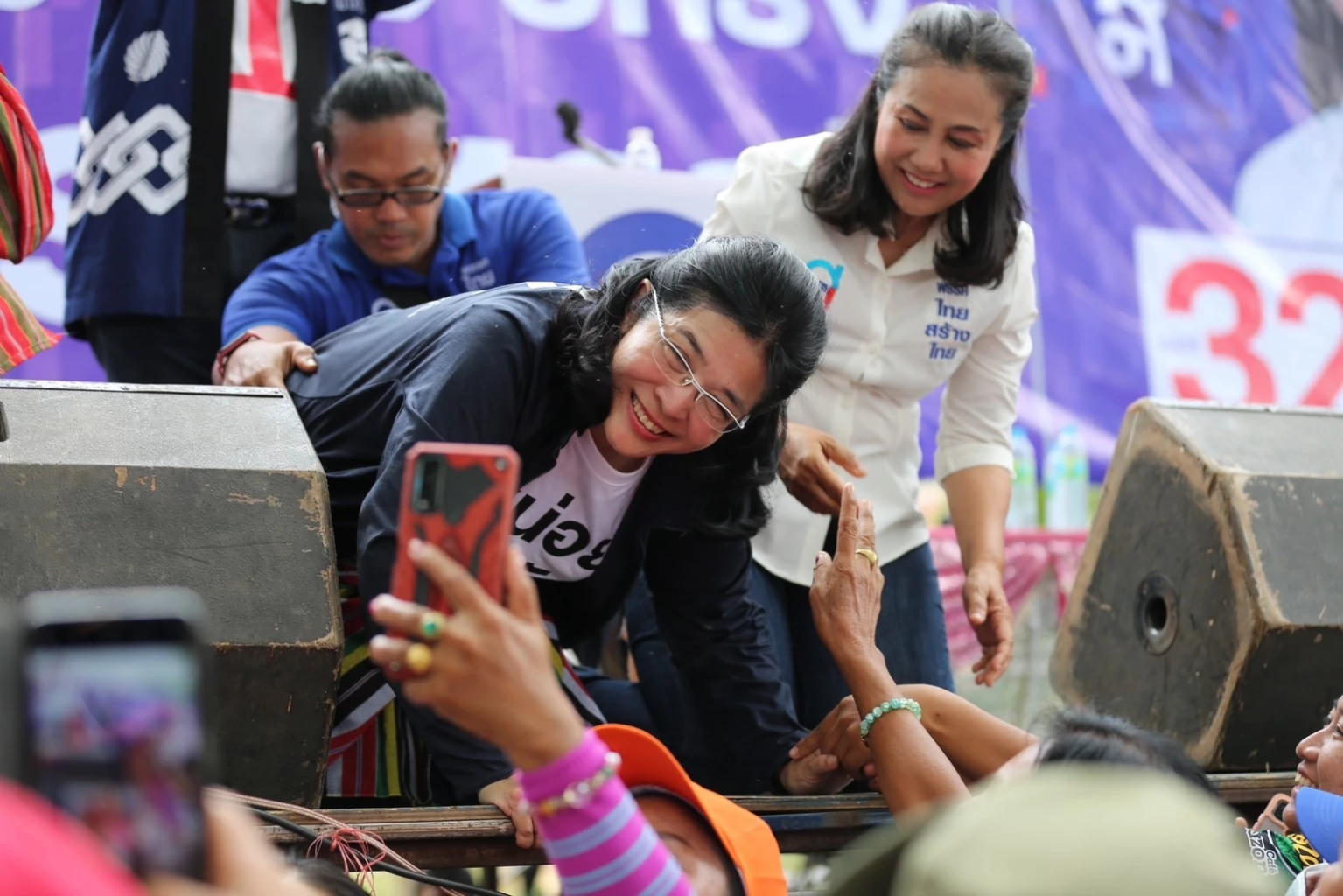 'สุดารัตน์' เปิดแคมเปญ 'อิสานมั่งคั่ง' ปลุกอุบลฯเลือกไทยสร้างไทยให้ชนะขาด