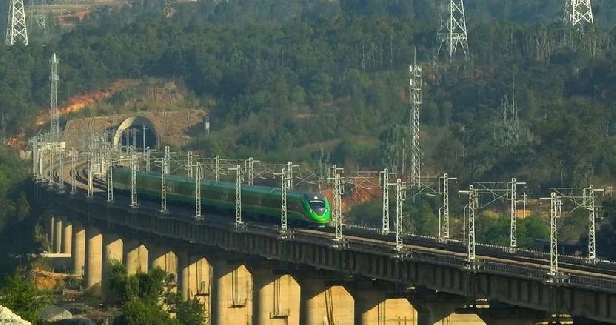 รถไฟจีนลาว