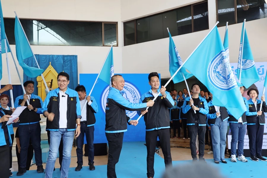 เลือกตั้ง66 : องอาจ-มาดามเดียร์-เอ้ สุชชวีร์ มอบธงปชป.นำชัย 33 เขต กทม.