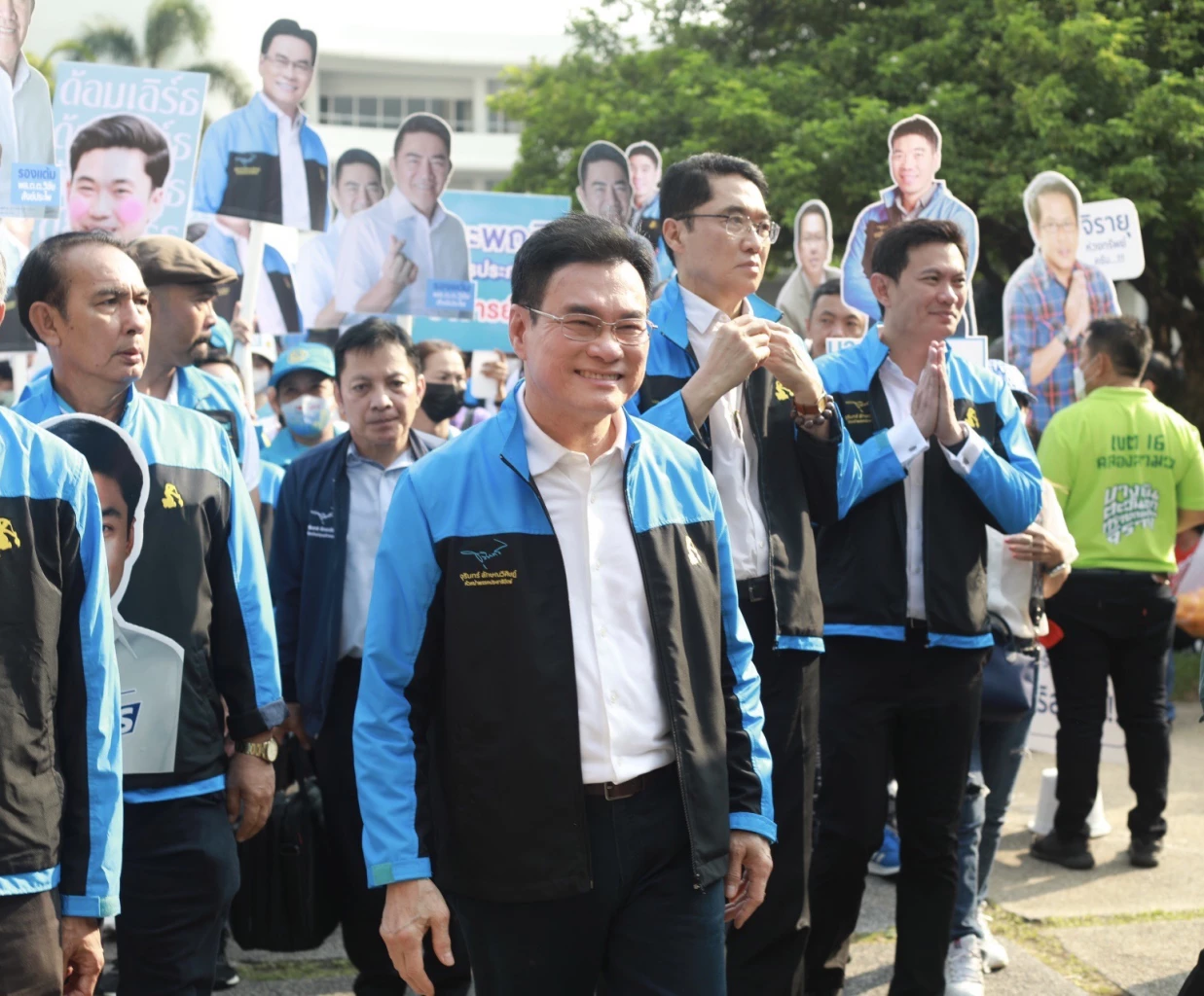 นายจุรินทร์  พร้อมทีม ปชป.