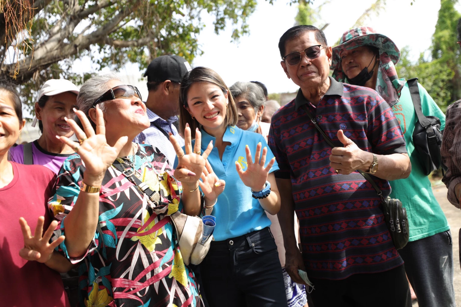 'มาดามเดียร์' ทุ่มสุดตัวหาเสียงกทม. เช้ายันเย็น วอนกา 'ปชป.เบอร์ 26'