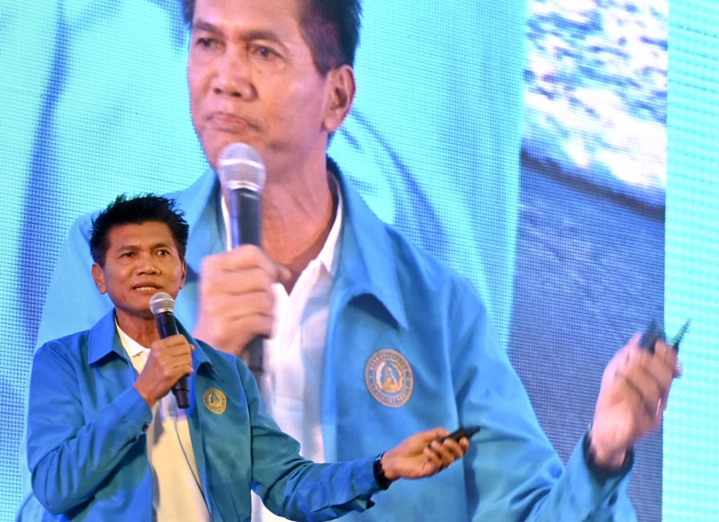 นายสาธิต ปิตุเตชะ รองหัวหน้าพรรคประชาธิปัตย์