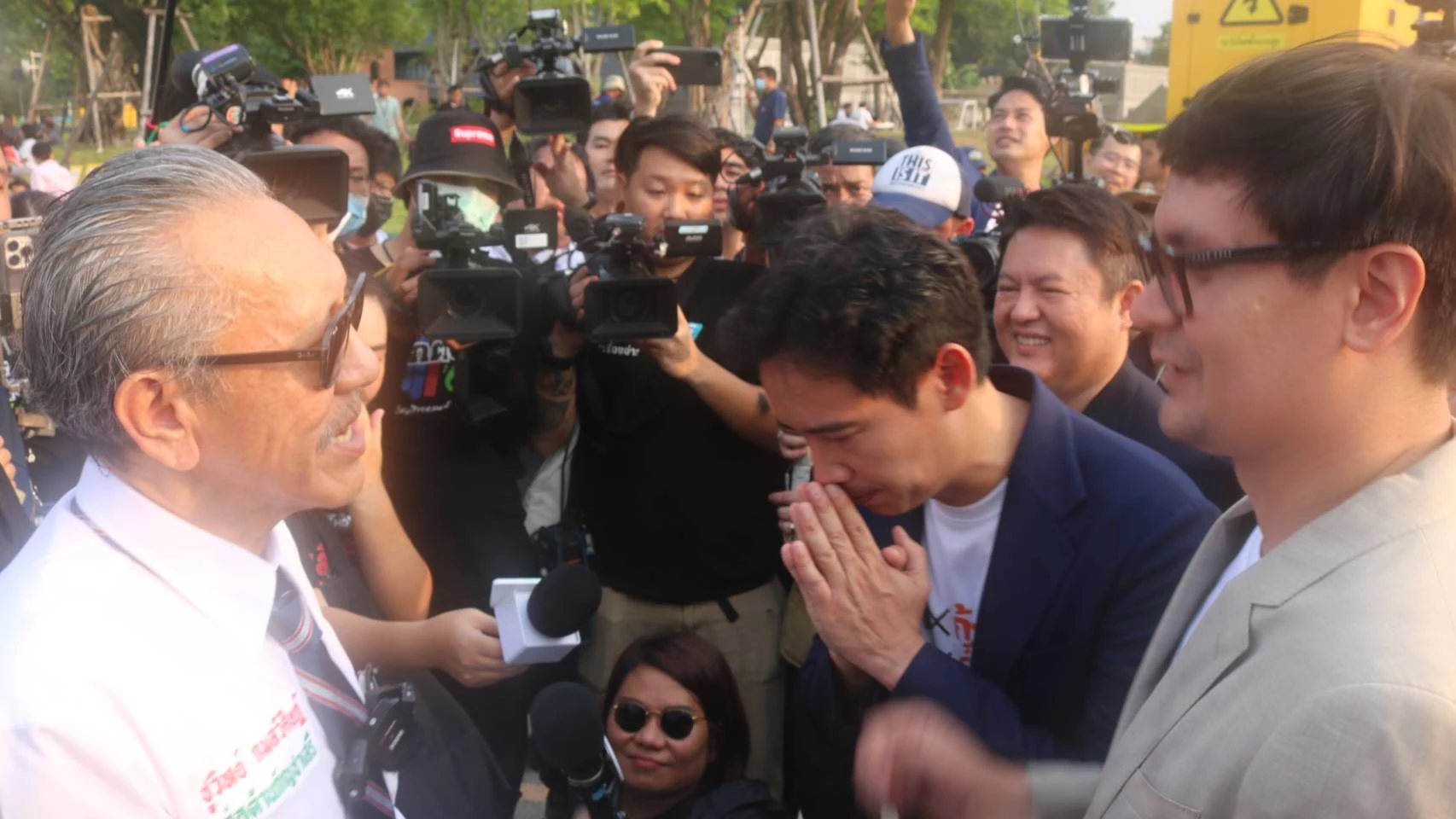 ชูวิทย์ กมลวิศิษฎ์ พบปะผู้สมัคร สส.