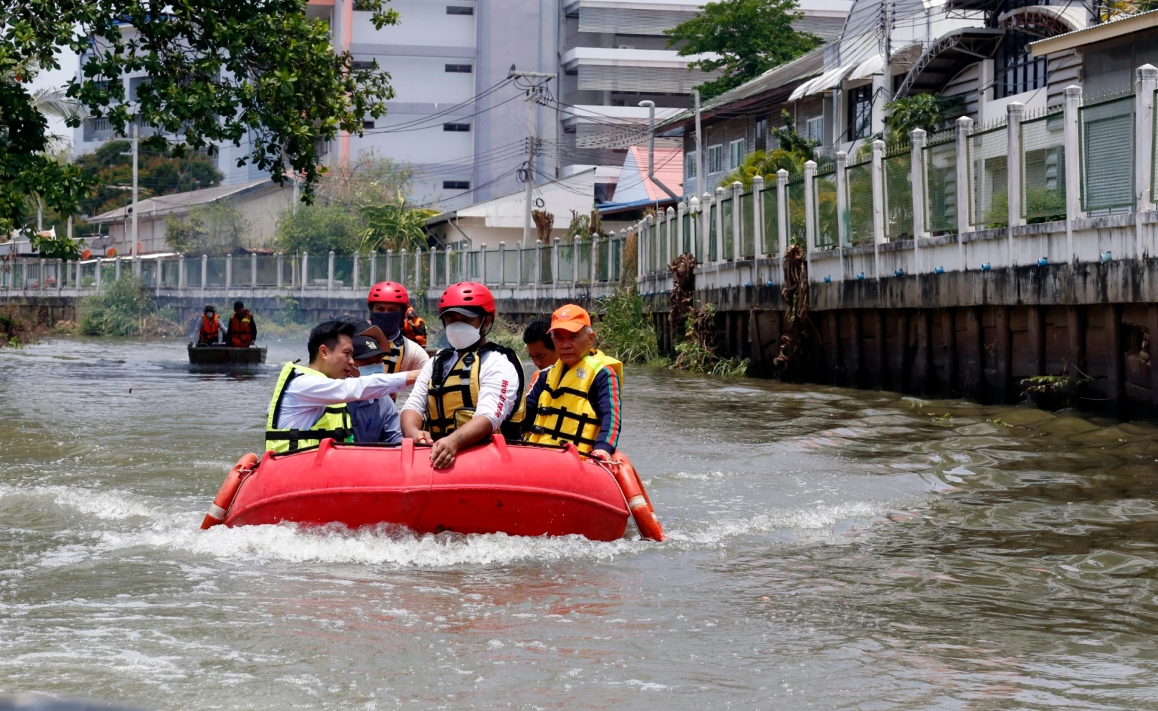 นายสุวัจน์  โชว์แก้ปัญหาน้ำท่วมโคราชอย่างยั่งยืน 