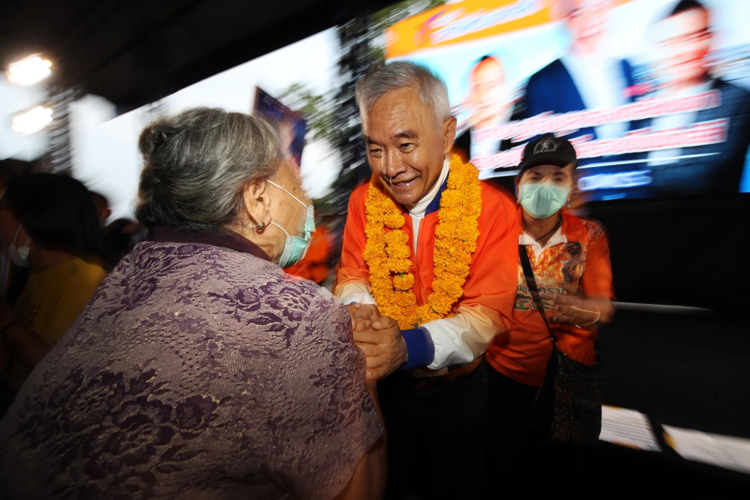 สีสรรเลือกตั้ง66 'สุวัจน์' มาดนักซิ่ง ‘เทวัญ’ ซ้อยท้ายเข้าป้าย 'นายกฯ'