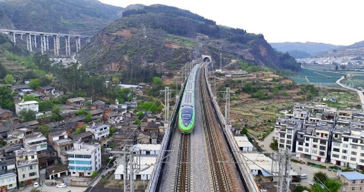รถไฟสายจีนลาว