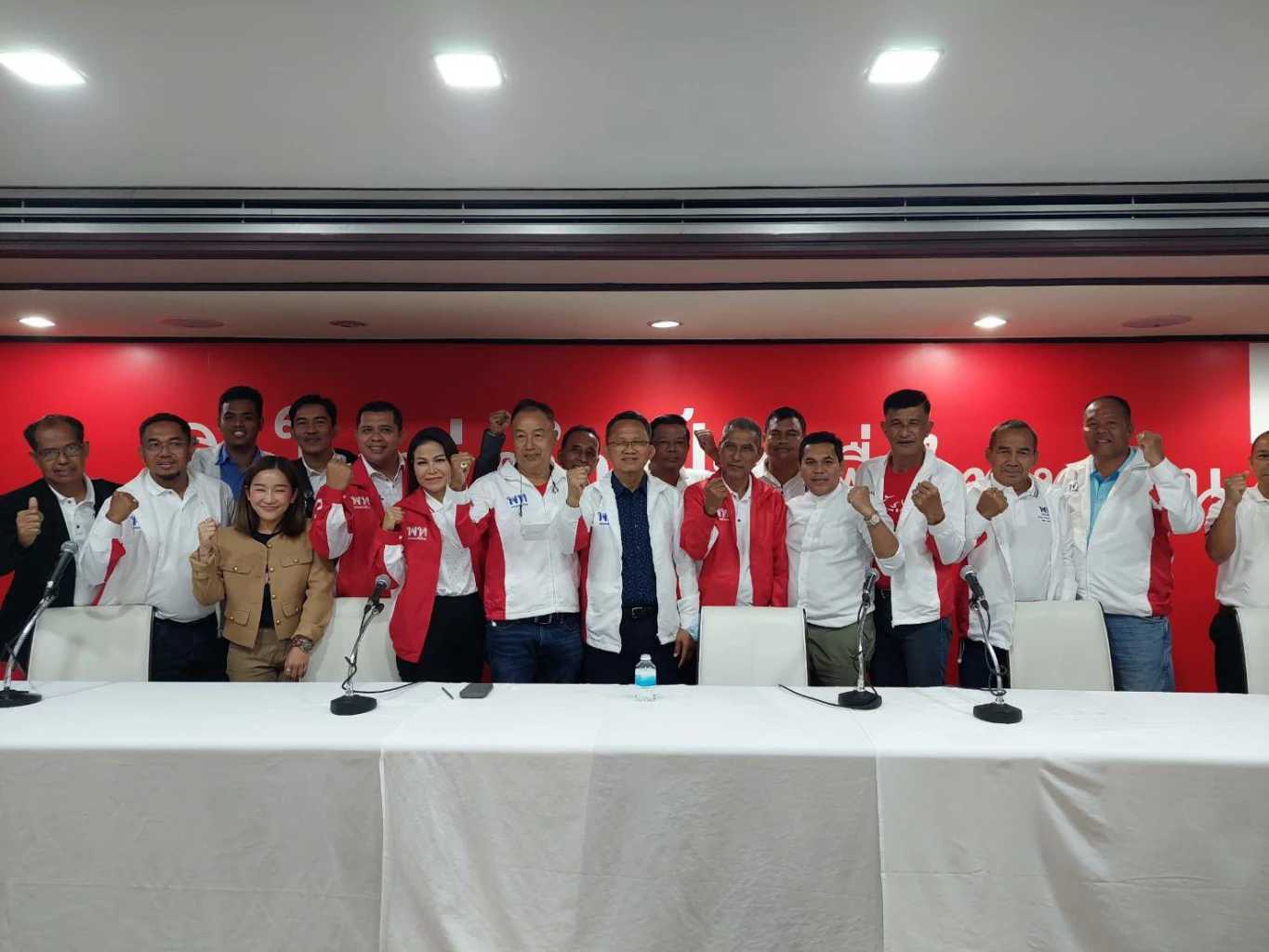 นายสมศักดิ์ติวผู้สมัครพรรคเพื่อไทย 200 คน 