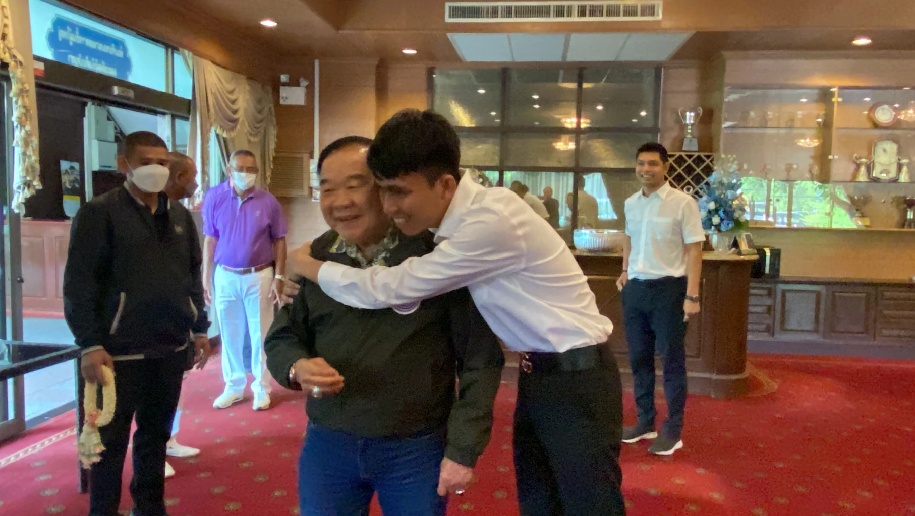 'บิ๊กป้อม'เปิดห้องคุยนักศึกษาถกก้าวข้ามความขัดแย้งชื่นมื่น