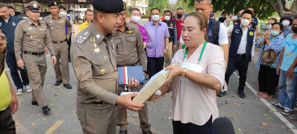 'บิ๊กโจ๊ก' ลุยพิจิตร เตรียมตั้งกรรมการตรวจสอบยุติปัญหา 'วัดบางคลาน'