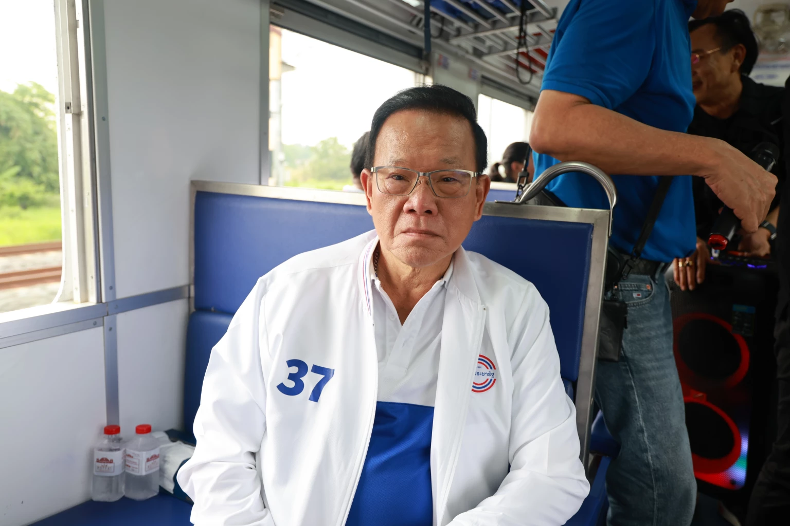 นายสันติ พร้อมพัฒน์ 