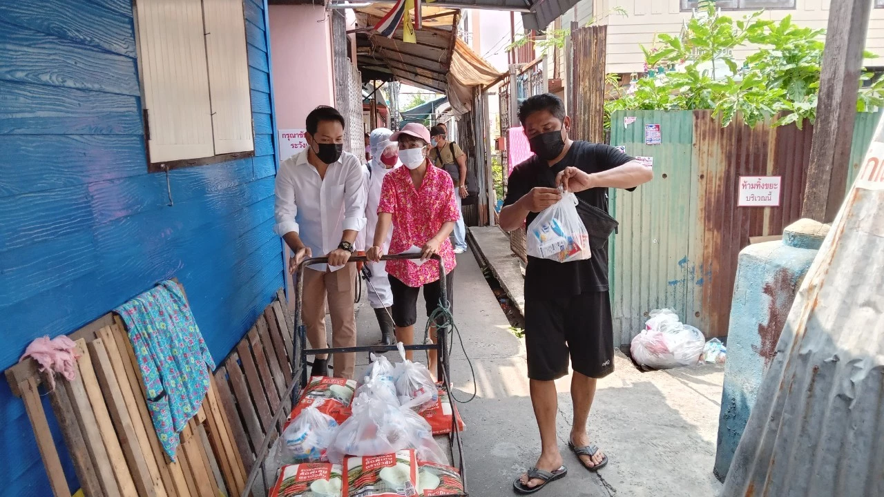 บ้านเรา..ไม่ทิ้งกัน