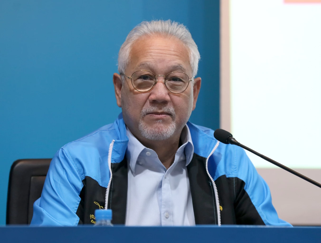 นายเกียรติ สิทธีอมร 